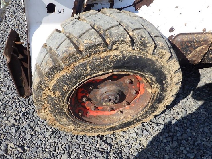 2013-bobcat-s750-image-13
