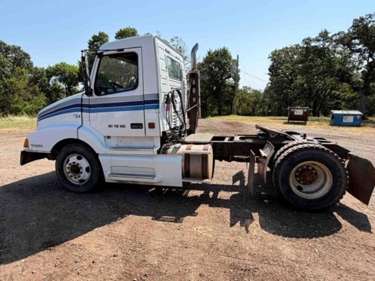 1998-volvo-semi-image-7