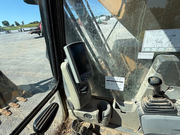 caterpillar-326fl-image-16