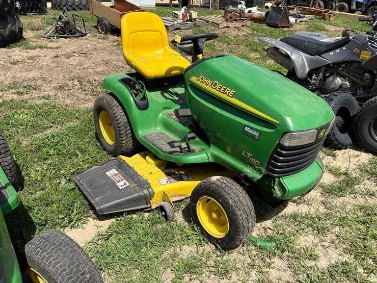 john-deere-lt190-image-1