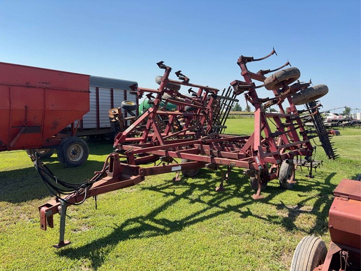 case-ih-4800-image-1