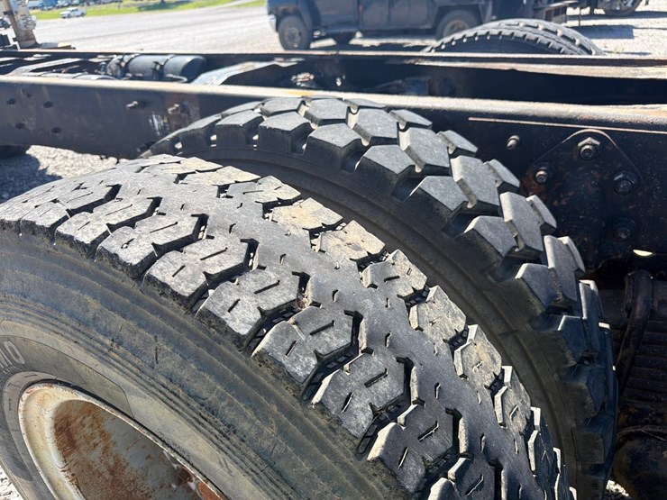 2000-mack-dm690sx-image-10