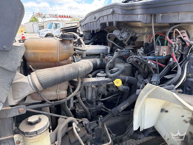 2014-international-durastar-4300-image-14