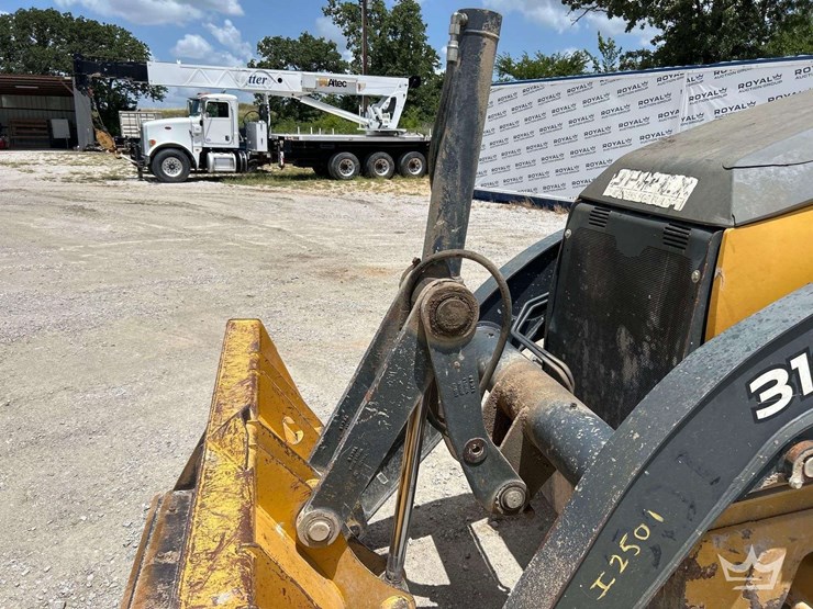 2018-deere-310l-image-18