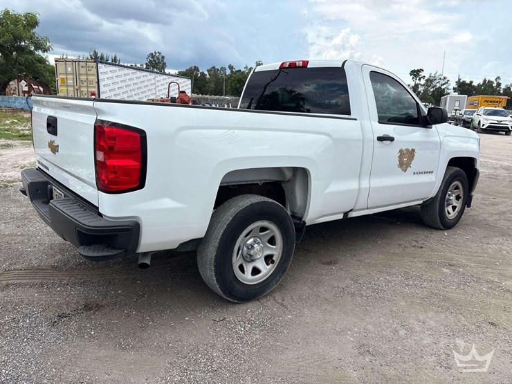 2017-chevrolet-silverado-1500-image-3