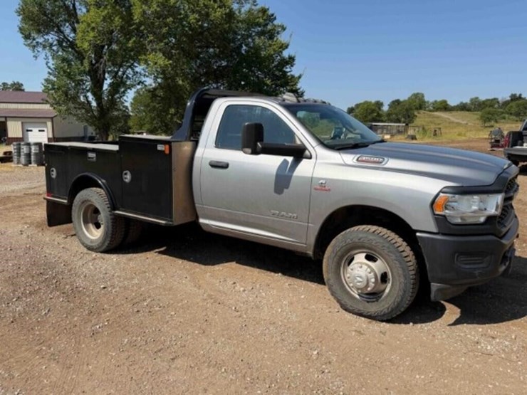 2019-ram-3500-tradesman-image-1