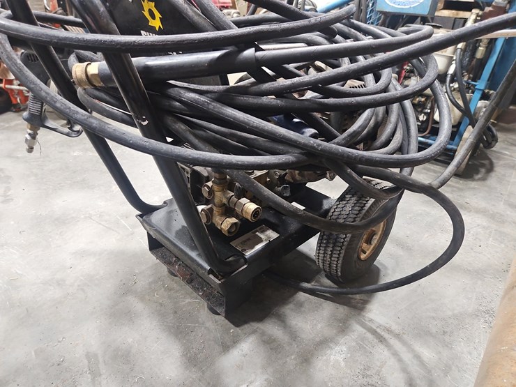 mitm-job-pro-pressure-washer-image-4