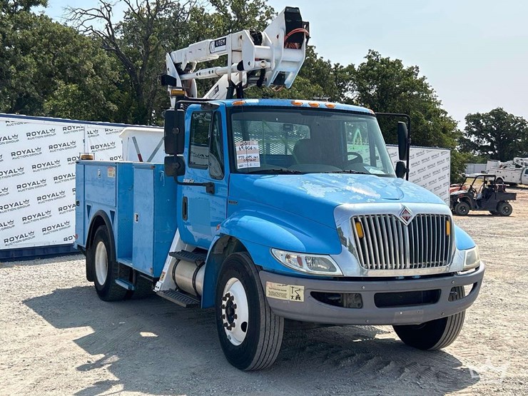 2011-international-durastar-4300-image-4
