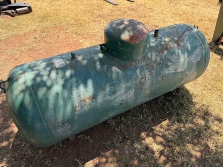 250-gallon-propane-tank--7’-long-image-2