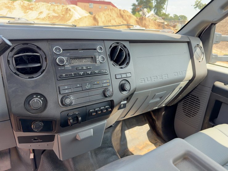 2016-ford-f350-xl-image-29
