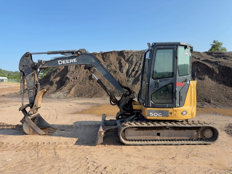 2016-deere-50g-image-2