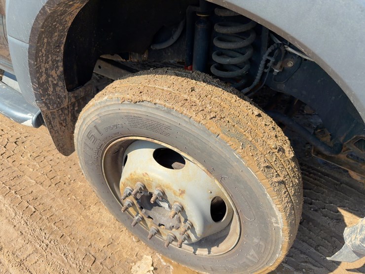 2017-ford-f550-xl-image-12