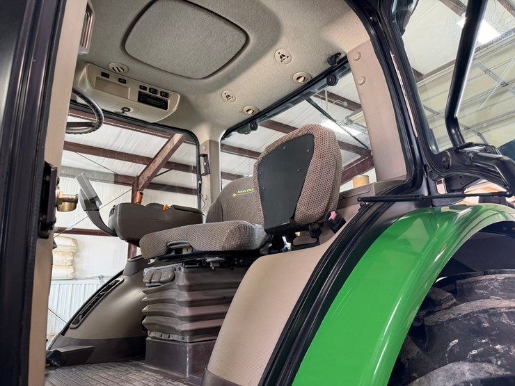 2011-john-deere-8285r-image-72