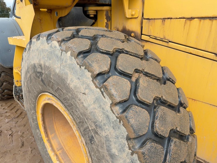 2009-deere-544k-image-15