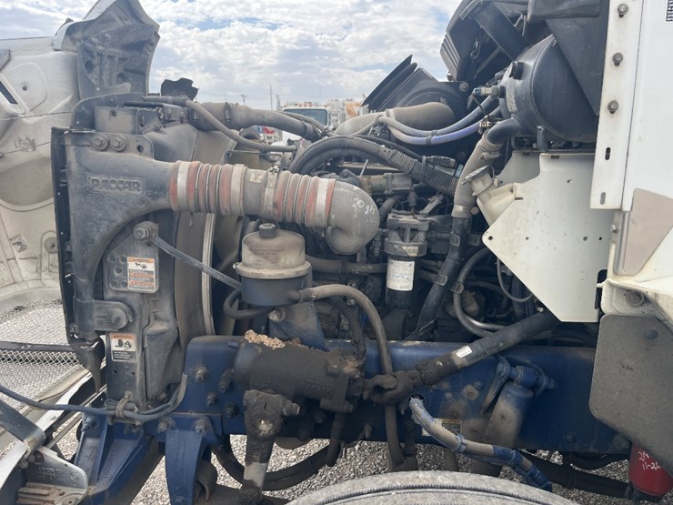 2015-kenworth-t370-image-16