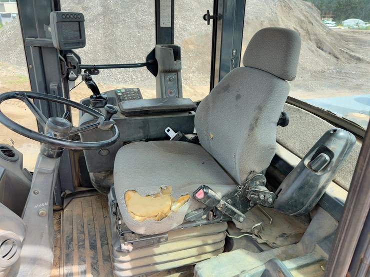 2009-deere-544k-image-22