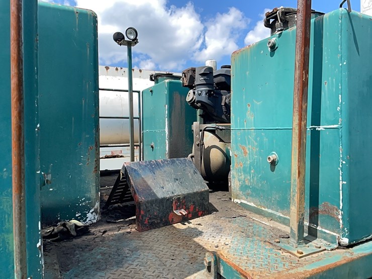gmc-fuel/lube-truck-vn:1gdm7h1j9lj605874-image-10