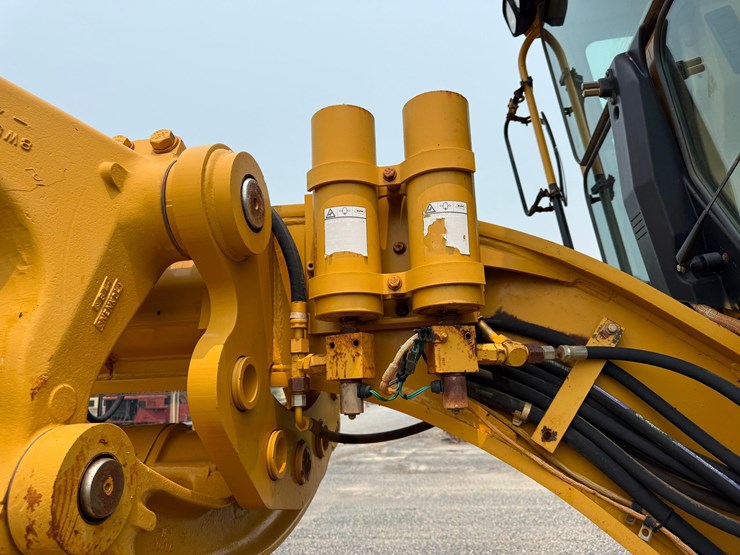 caterpillar-16h-image-9