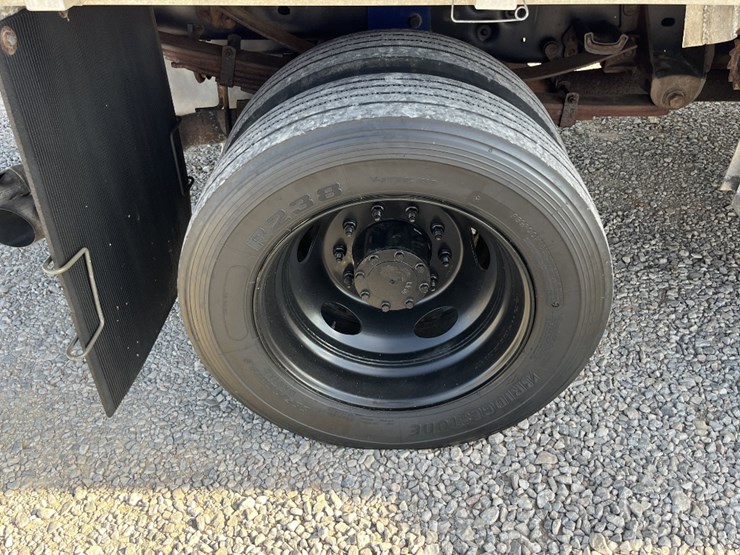 2015-ford-f550-image-13