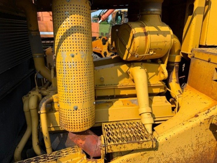 caterpillar-d10-image-15
