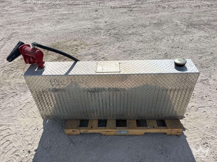 fuel-transfer-tank-w/-fill-rite-15gpm-pump,-hose,-and-nozzle-image-2