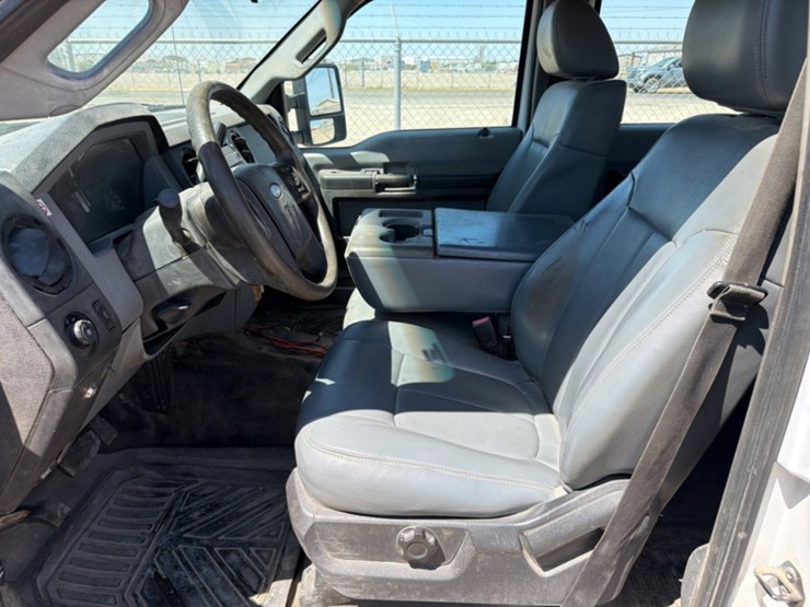 2014-ford-f550-image-10