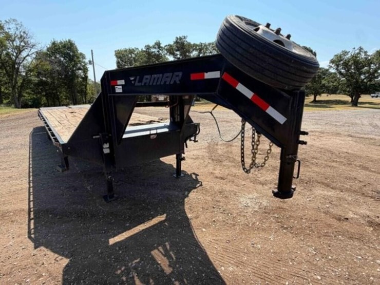 2018-lamar-gooseneck-flatbed-trailer-image-4