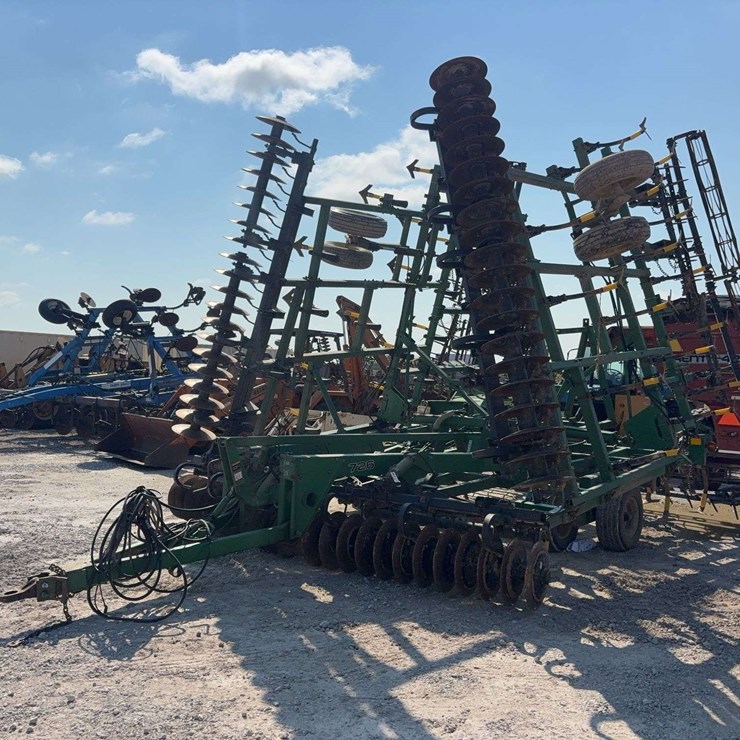 JOHN DEERE 726
