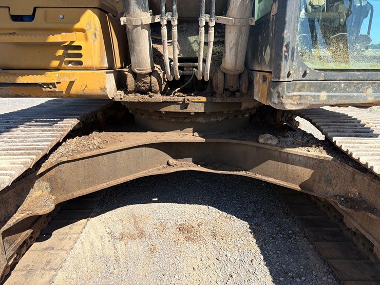 caterpillar-326fl-image-11