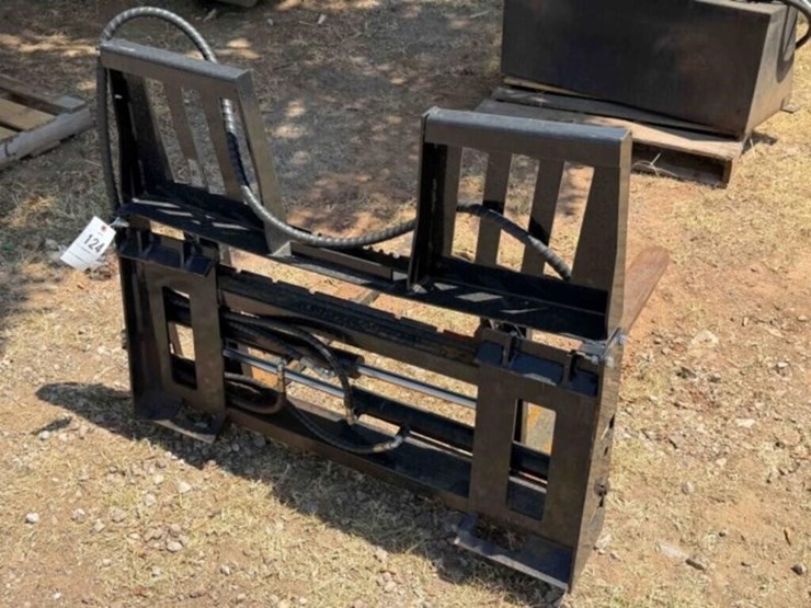 agt-side-shuttle-skid-steer-forks-image-4