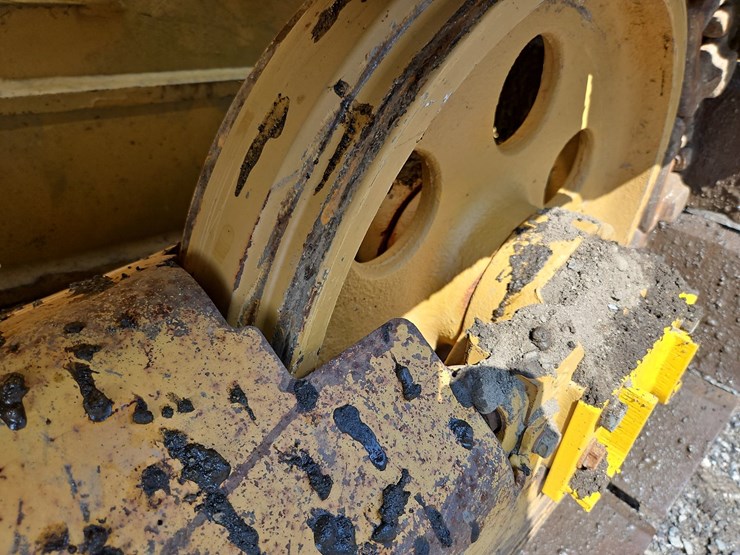 2006-caterpillar-d4g-xl-image-18
