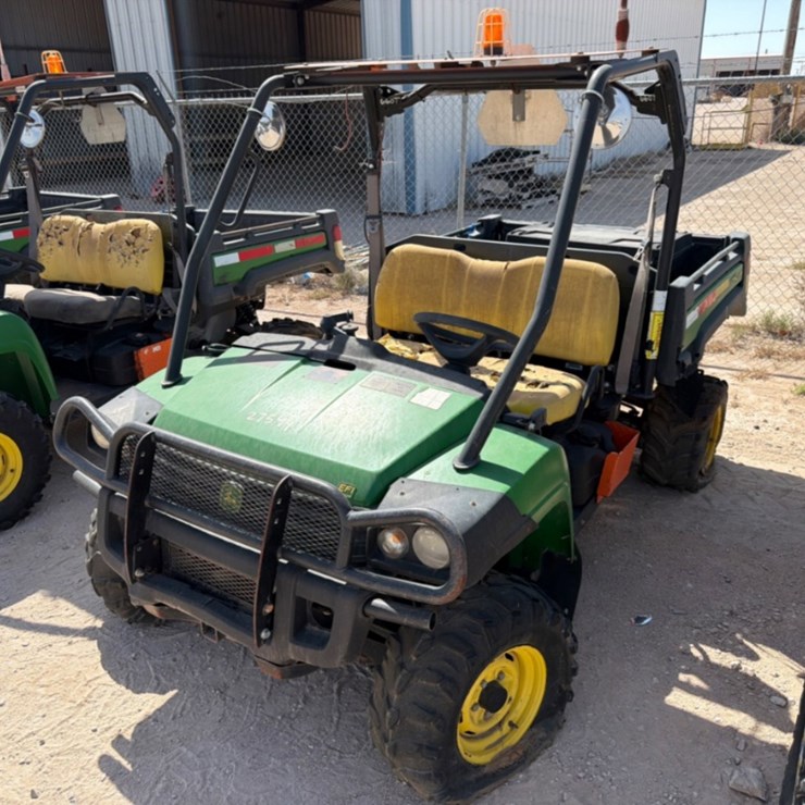 JOHN DEERE GATOR