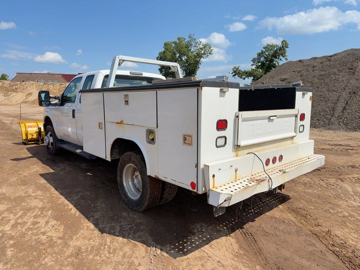 2016-ford-f350-xl-image-3