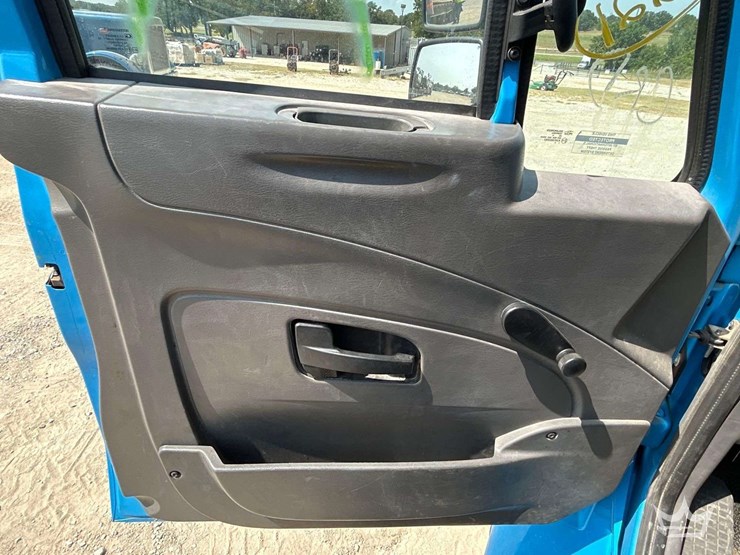 2011-international-durastar-4300-image-11