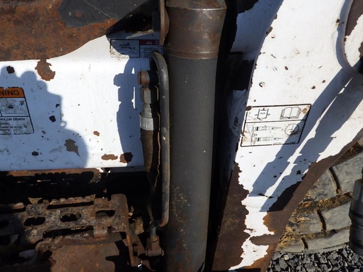 2013-bobcat-s750-image-10
