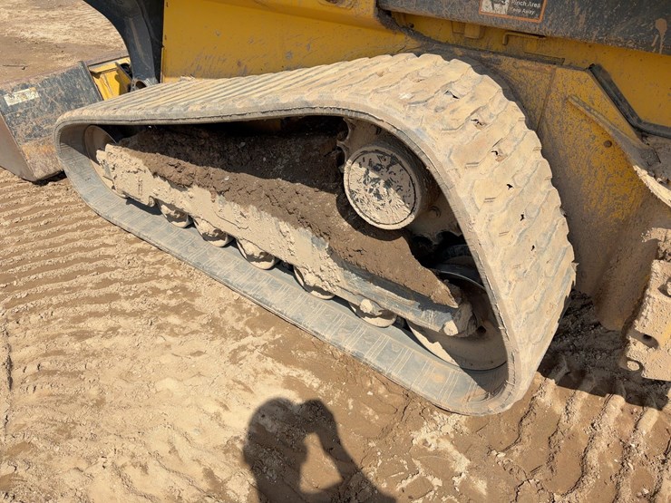 2023-deere-333g-image-15