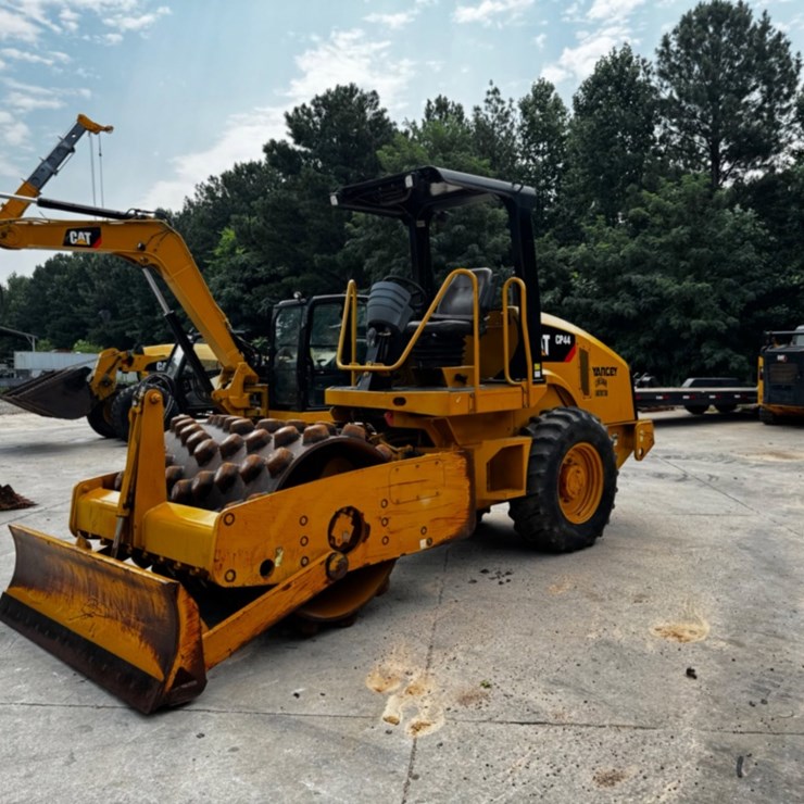 2013 CATERPILLAR CP44