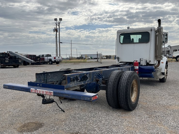 2012-peterbilt-337-image-5