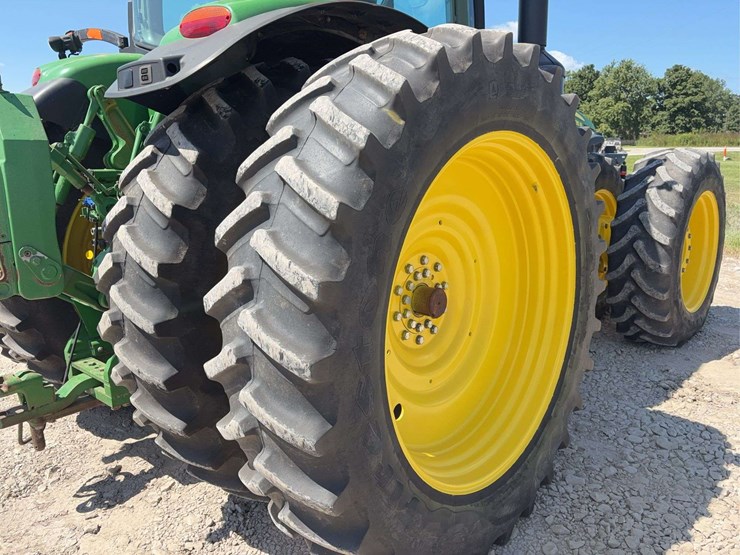 2012-john-deere-8335r-image-19