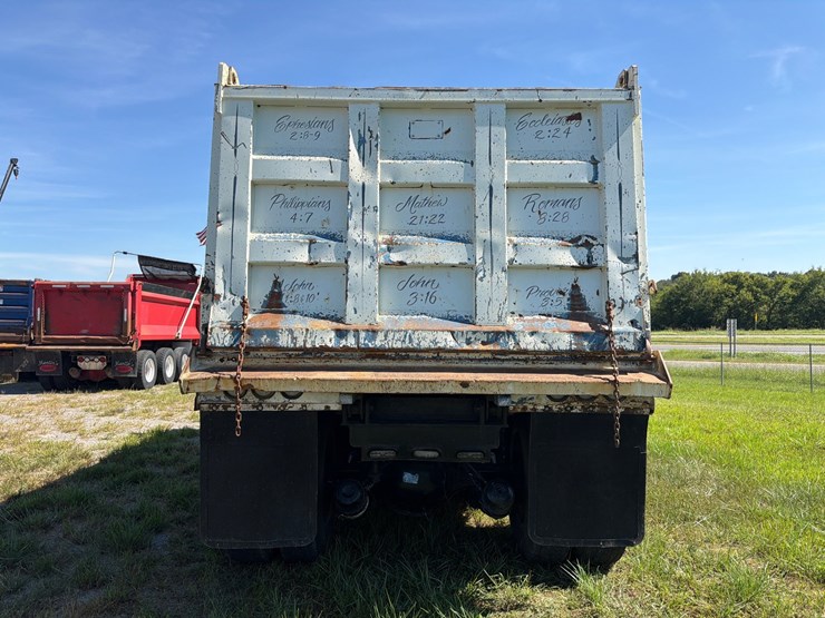 2023-kenworth-t880-image-5