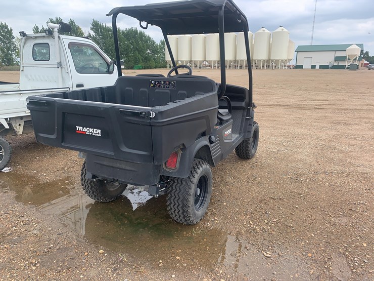 tracker-ox-400-utv-image-5