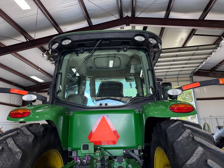 2011-john-deere-8285r-image-56