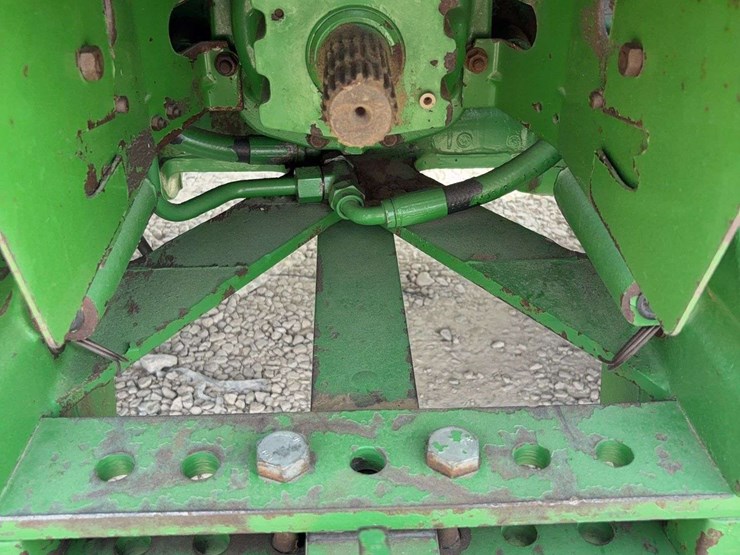 1995-john-deere-8300-image-13