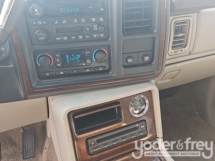 2003-cadillac-escalade-image-17