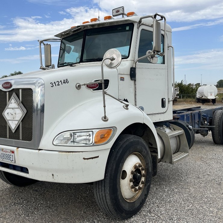 2012 PETERBILT 337