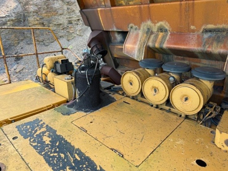 komatsu-330m-image-9