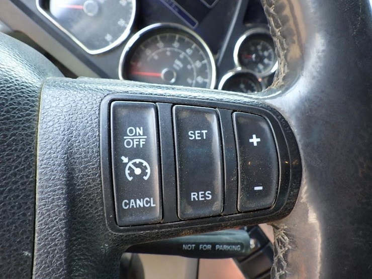 2015-peterbilt-375-image-39