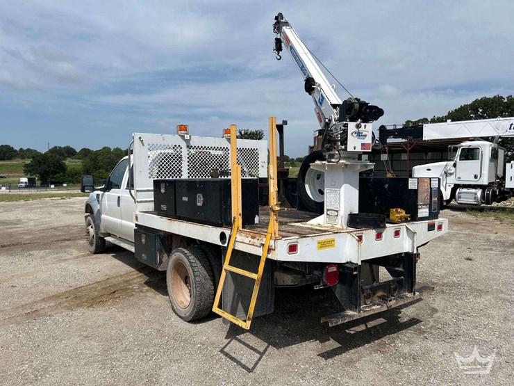2010-ford-f550-image-3