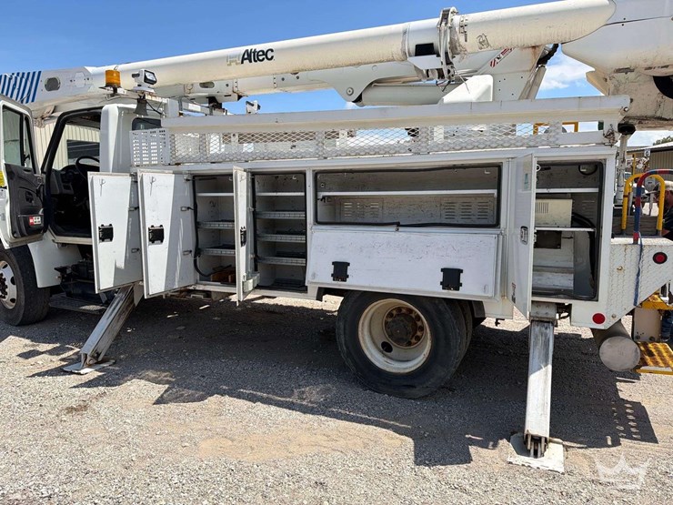 2014-international-durastar-4300-image-37