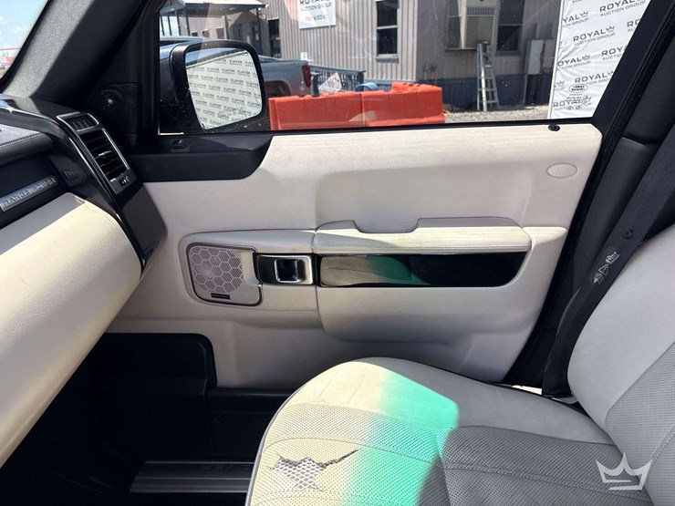 2010-land-rover-range-rover-image-35